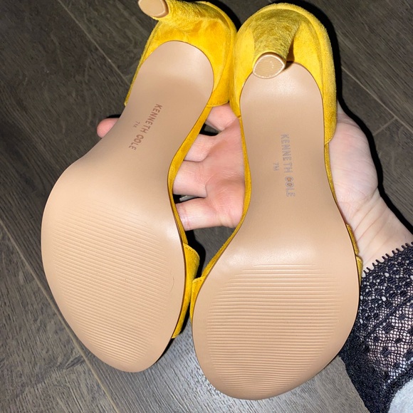 Kenneth Cole heels - Picture 6 of 8